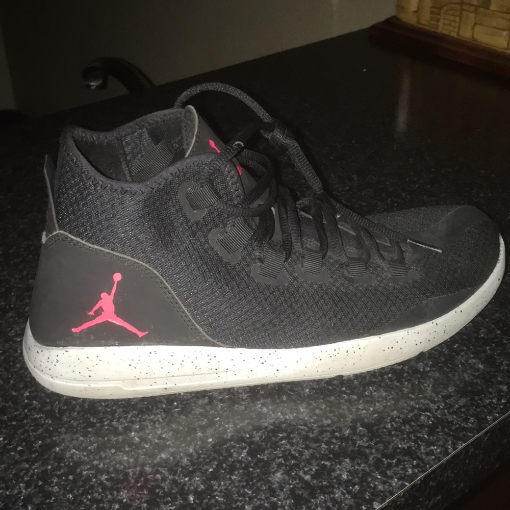 Shoes - Picture 2 of 8